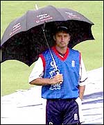 Nasser Hussain shelters at Centurion