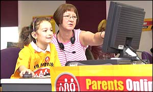 Parent and child at launch of Parents Online week