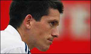 Tim Henman grimaces
