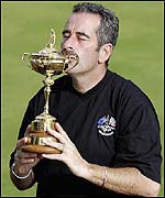 Sam Torrance kisses the Ryder Cup