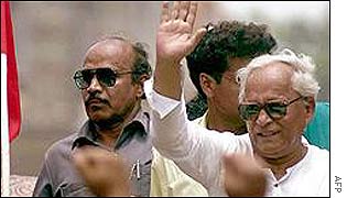 West Bengal's Marxist leader Buddhadev Bhattacharya (R)