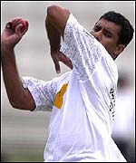 Pakistan skipper Waqar Younis