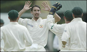 Pakistan lose both of their opening batsmen for ducks