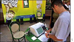 Brazilian voter familiarises himself with electronic ballot-box