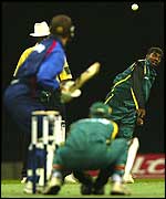 Muralitharan took 3 for 29 in Britain's first innings