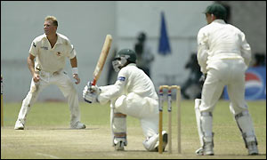 Rashid Latif scores 66 before becoming Warne's sixth victim