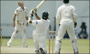 Shoaib Akthar is caught out as Pakistan are all out for 279