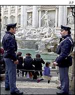 Italian police at Trevi fountain