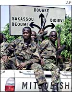 Ivorian army soldiers on the way to the front