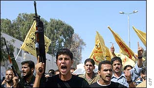 Hamas supporters at funeral of Khan Younis victim 