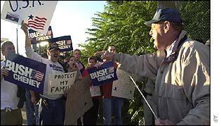 Anti-war protester argues with Bush supporters in Cincinnati