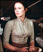 Nan Astley (Rachael Stirling)