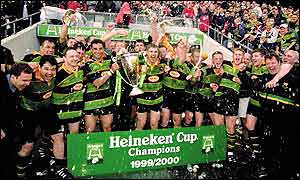Northampton Saints celebrate after beating Munster 9-6 in 2000