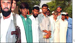Voters line up to vote in Pakistan