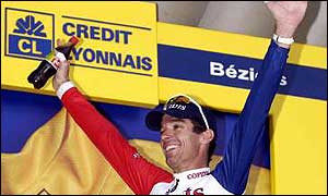 David Millar celebrates stage victory at the 2002 Tour de France