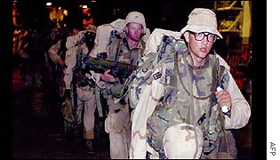 US troops on amphibious exercise in Kuwait