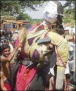 Protesters with effigy of Tamil Nadu Chief Minister Jayalalitha