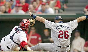 Minnesota start well and take a 5-3 lead into the seventh inning