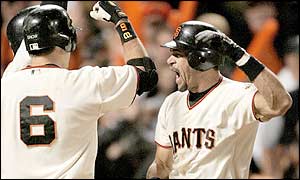 Benito Santiago' double in the eighth gives the Giants a 4-3 win 