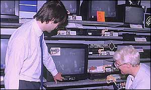 A TV salesman and a customer