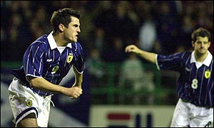 Steven Thompson celebrates his goal