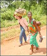 People fleeing south, 40 km from Bouake 