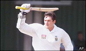 Graeme Smith hits a double century but loses his wicket carelessly after making 200