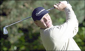 Ernie Els has the early advantage against Fiji's Vijay Singh, three up after four holes