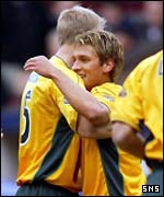 Ulrik Laursen congratulates Petrov