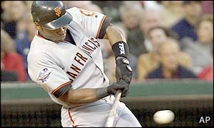 Reggie Sanders scores a three-run homer as the Giants score four in the second 