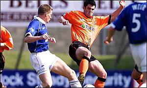 Steven Thompson in action for Dundee United