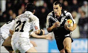 New Zealand's Lance Hohaia attacks the Hull defence 
