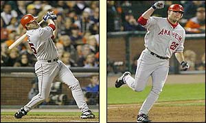 Troy Glaus hits a two run home run for the Angels in the third innings