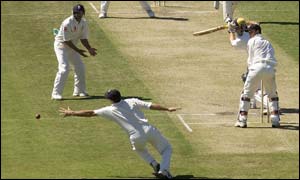 Nasser Hussain dives in vain for an edge off Shaun Marsh