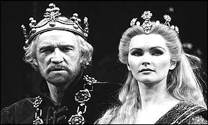 Richard Harris as King Arthur and Fiona Fullerton as Queen Guinevere at Apollo Victoria Theatre