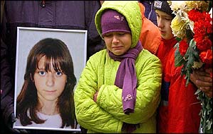 Funeral for member of cast of Nord-Ost musical (AP photo)