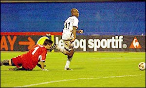 Luis Boa Morte rounds Dinamo Zagreb keeper Tomislav Butina before slotting in from a tight angle