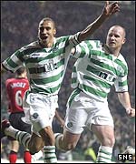 Henrik Larsson celebrates with John Hartson