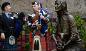 Linda McCartney Statue