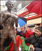 Pintor and the statue