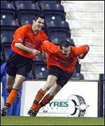 Steve Thompson congratulates McIntyre