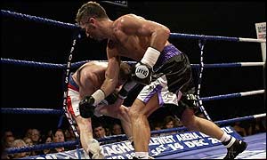 McCullough's constant barrage of punches start to have an impact on Emereev