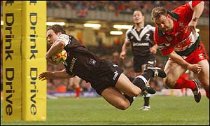 Lance Hohaia crosses for New Zealand's third try