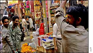 A busy market place in Jammu 