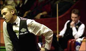 Stephen Hendry against Ken Docherty at the World Championships
