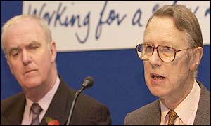 Paul Lamplugh (right) and Bill Griffiths, Metropolitan Police Deputy Assistant Commissioner 