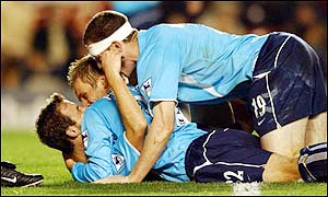 Sunderland score three goals in the second half to win 3-2 at Anfield