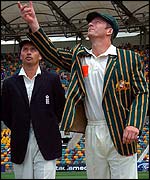 Nasser Hussain (left) and Steve Waugh