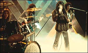 Queen on Top Of The Pops in 1975
