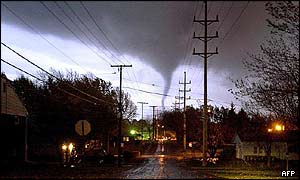 Tornado whips through Tiffin, Ohio